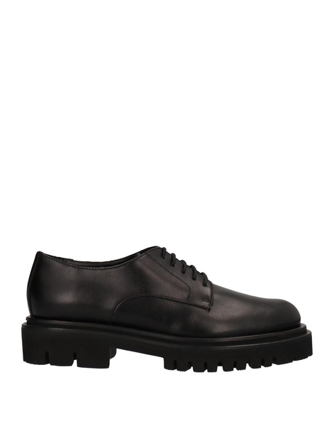Laced shoes