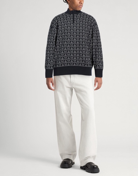 Sweater with zip