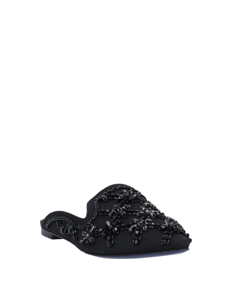 Mules and clogs