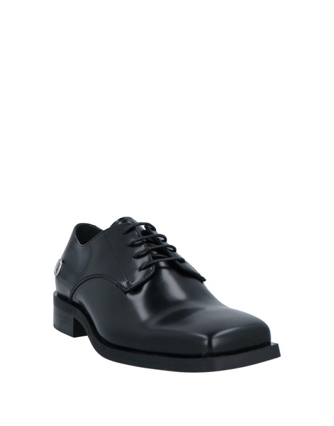 Laced shoes