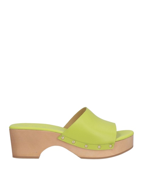 Mules and clogs