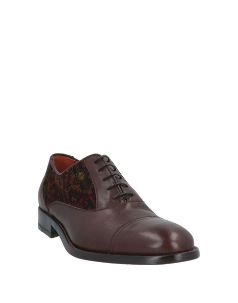 Laced shoes