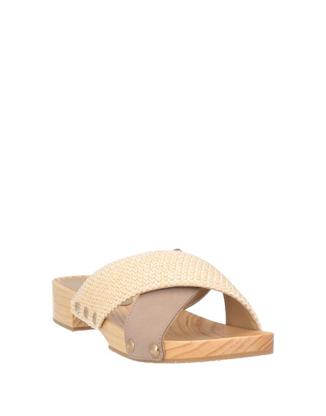Mules and clogs