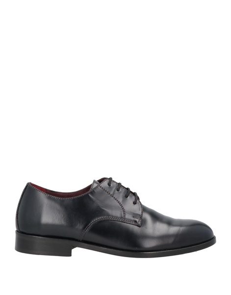 Laced shoes