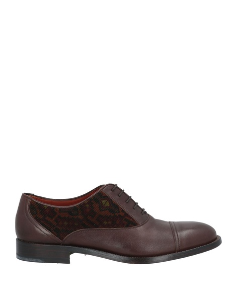Laced shoes