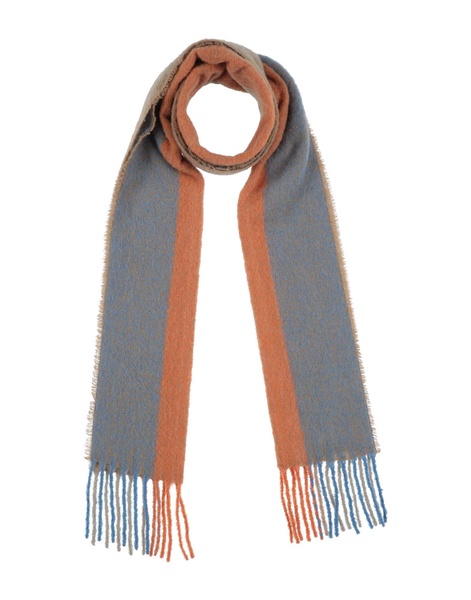 Scarves and foulards