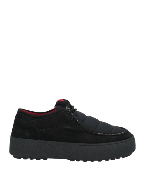 Laced shoes