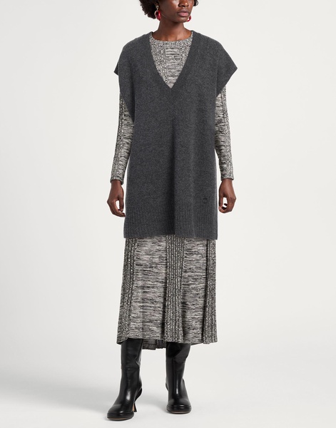 Sleeveless sweater