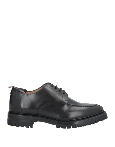 Laced shoes