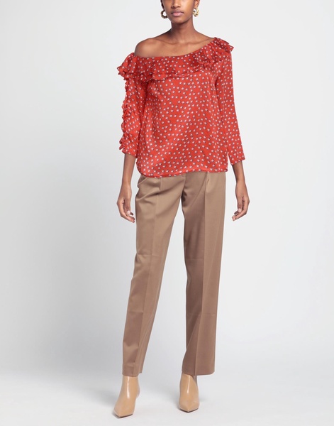 Off-the-shoulder top