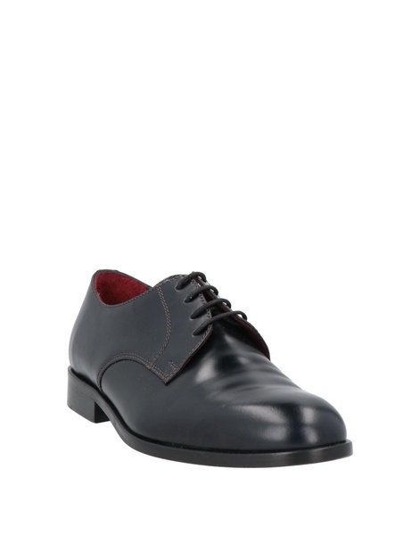 Laced shoes