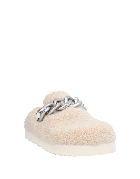 Mules and clogs