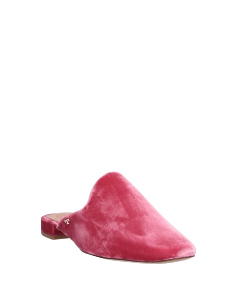 Mules and clogs