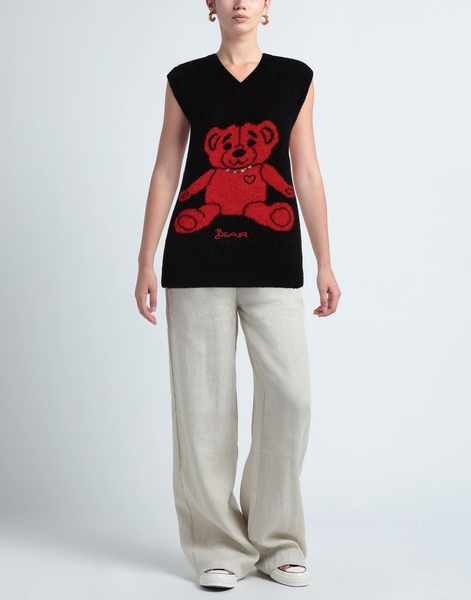 Sleeveless sweater