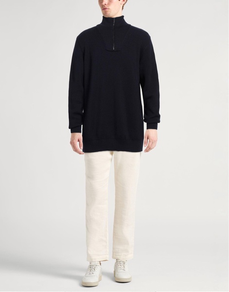 Sweater with zip