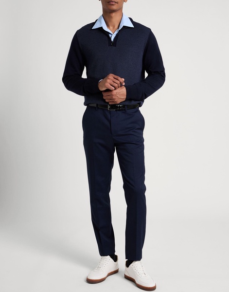 Sweater with zip