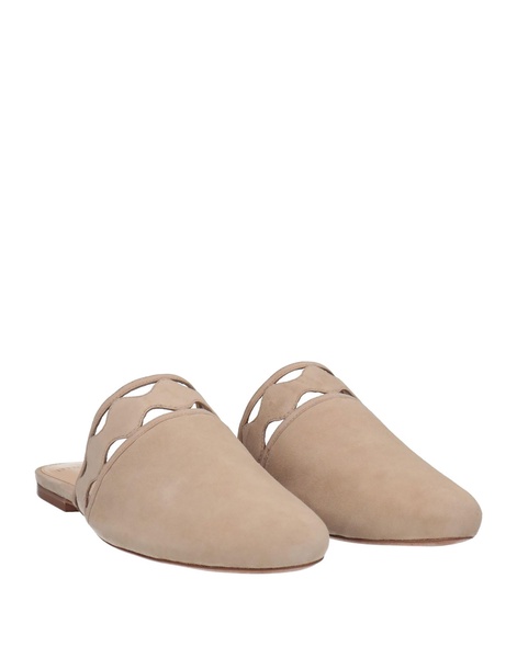 Mules and clogs