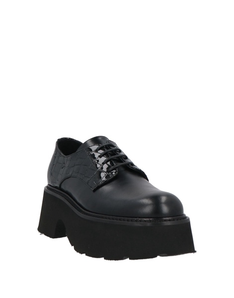 Laced shoes
