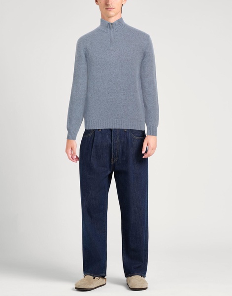 Sweater with zip