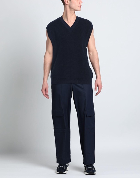 Sleeveless sweater