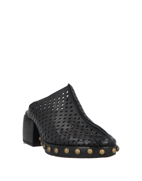 Mules and clogs