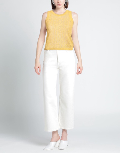 Sleeveless sweater