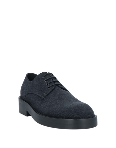 Laced shoes
