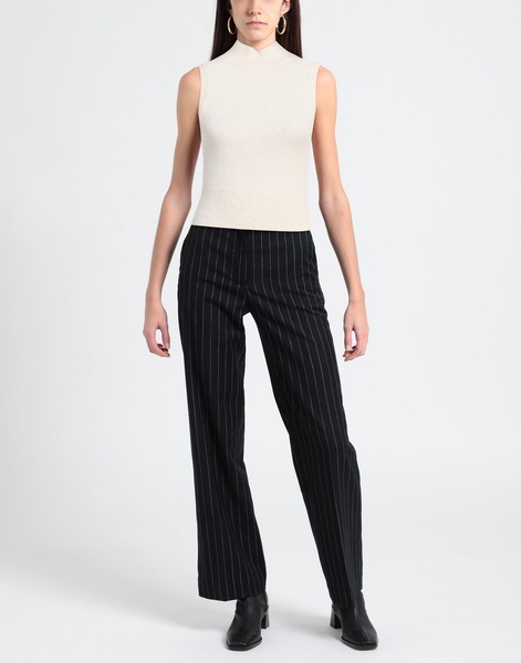 Sleeveless sweater
