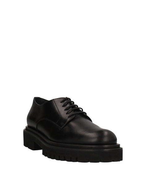 Laced shoes