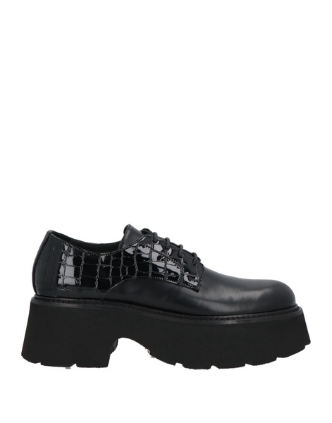 Laced shoes