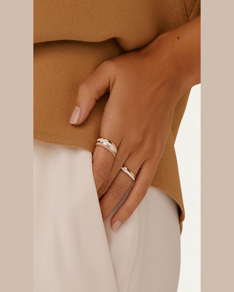 Quatre Wedding Band in Pink Gold with White Ceramic