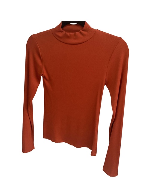 women's ribbed long sleeve top in rust