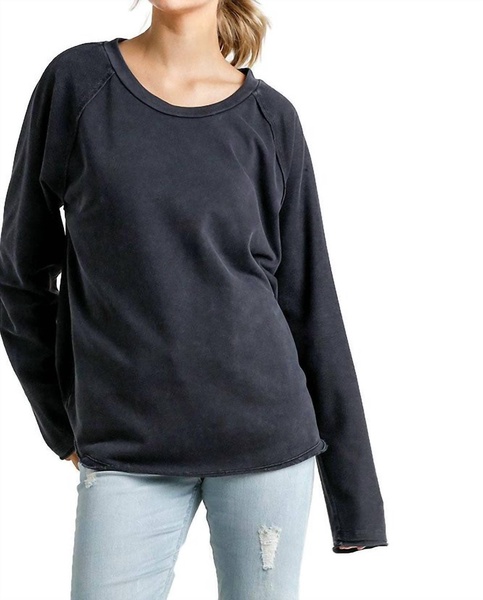 mineral washed raw hem top in black