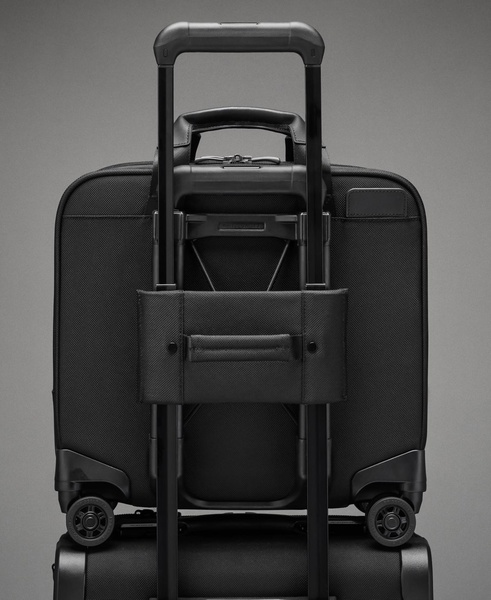 Work 2.0 Medium Spinner Brief Luggage