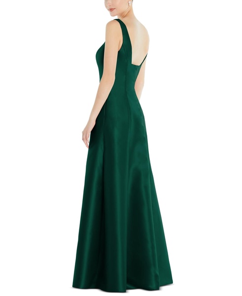 Plus Size Sleeveless Square-Neck Princess Line Gown with Pockets