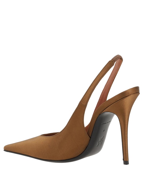 Anok Pumps