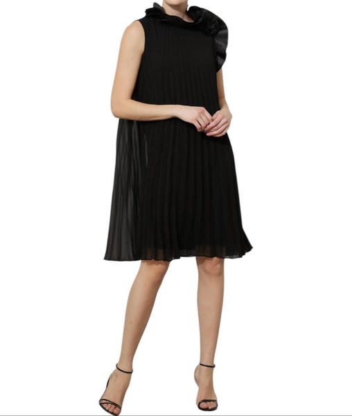 pleated a-line dress in black
