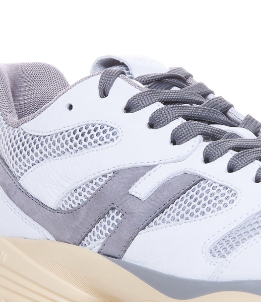 H665 Sneakers