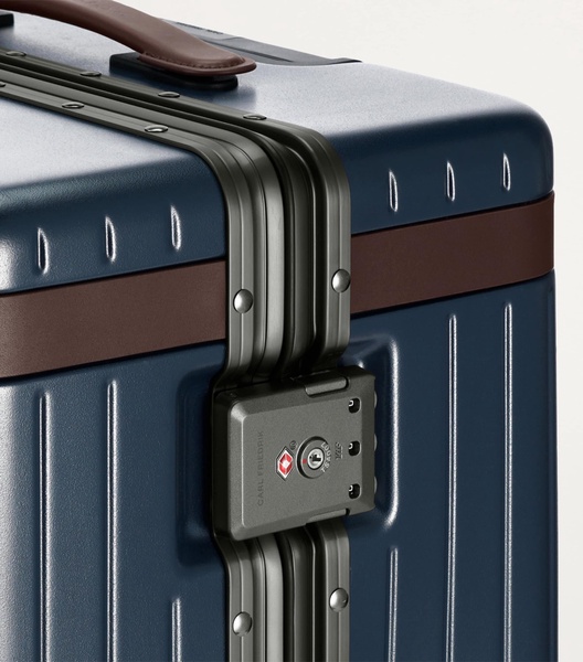 x Hackett Check-In Suitcase (65cm)