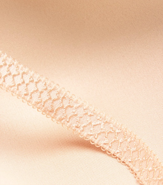 Lace Caresse Plunge Bra