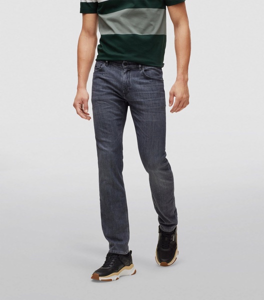 Straight Jeans