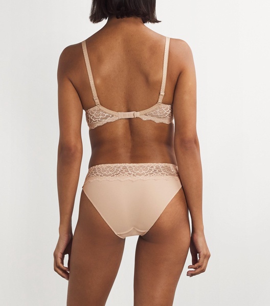 Lace Caresse Plunge Bra