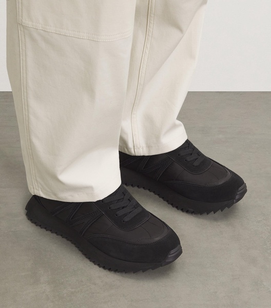 Pacey Sneakers