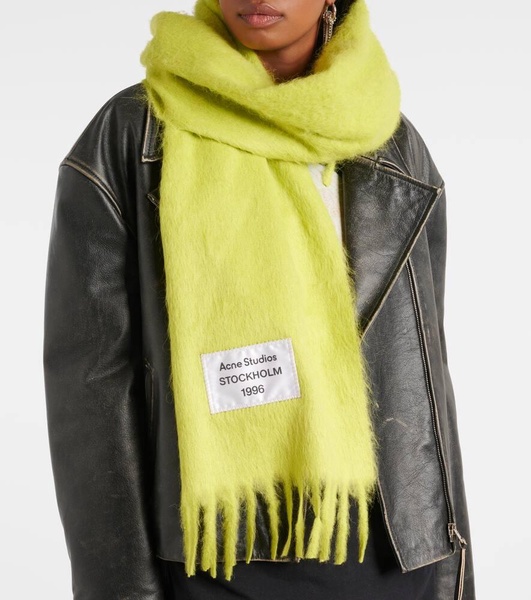 Logo wool-blend scarf