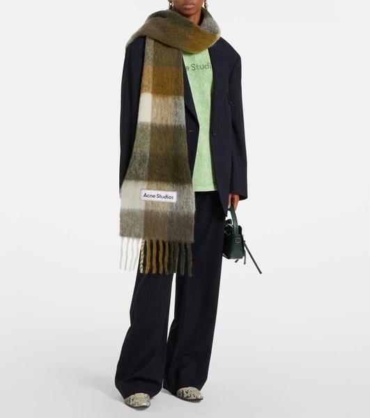 Logo fringed checked scarf