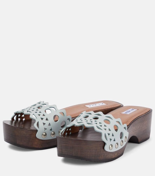 Vienne leather and wood slides
