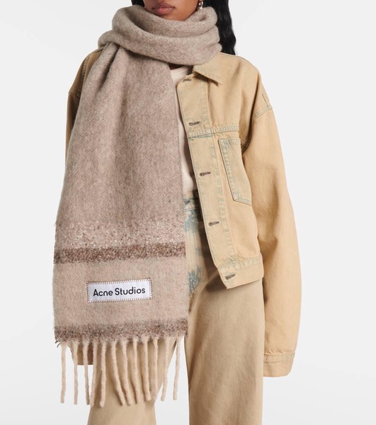 Logo fringed wool-blend scarf