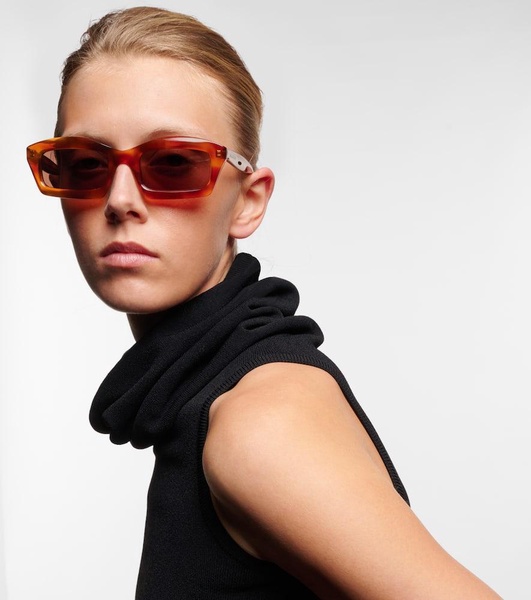 Rectangular sunglasses