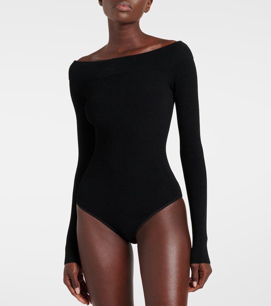 Off-shoulder body