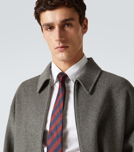 Silk tie